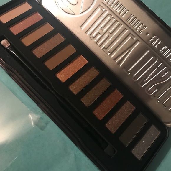 war paint Other - Lightly Toasted Eyeshadow Palette NWOT